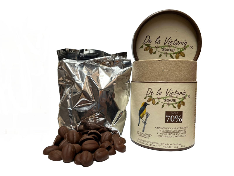Granos de café cubiertos de chocolate 70% cacao.